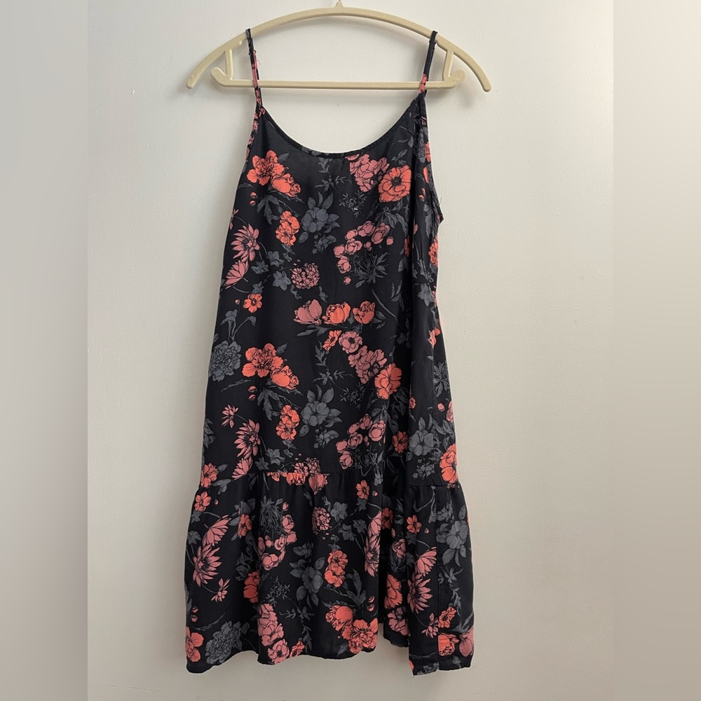 Hurley dress size medium Black and Pink Floral beach casual.